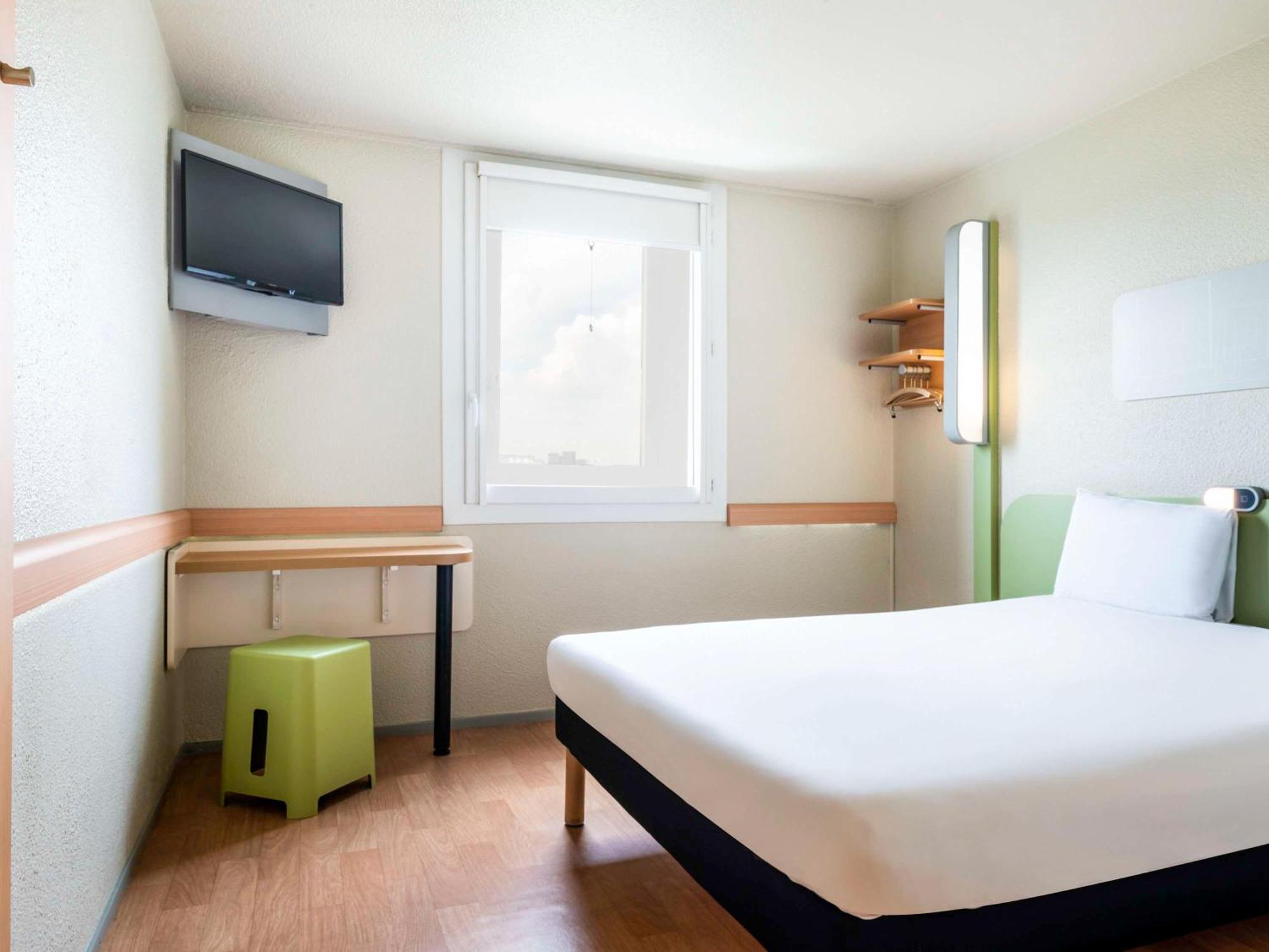 Ibis Budget Paris Porte De Bercy Hotell Charenton-le-Pont Eksteriør bilde