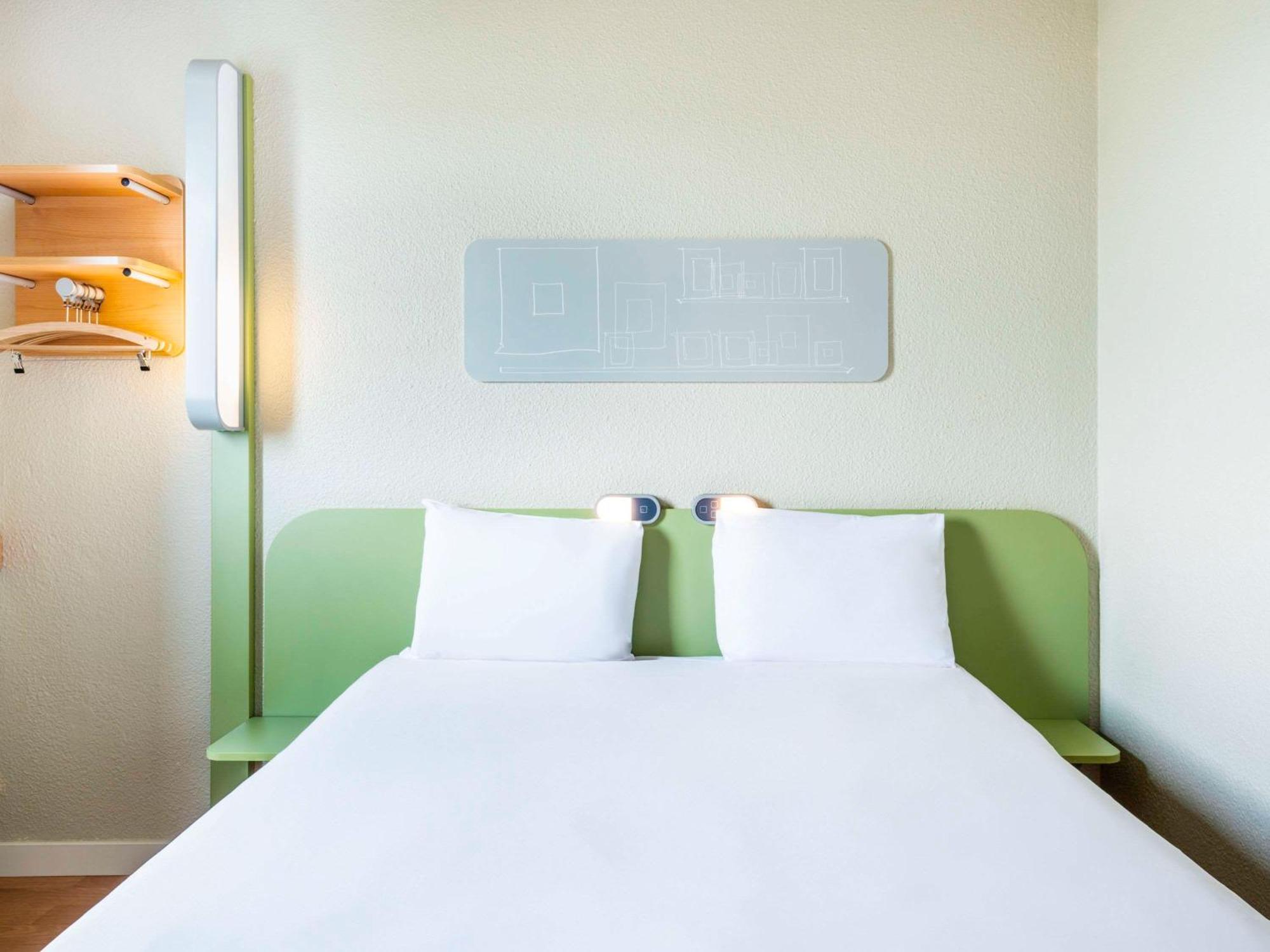 Ibis Budget Paris Porte De Bercy Hotell Charenton-le-Pont Eksteriør bilde