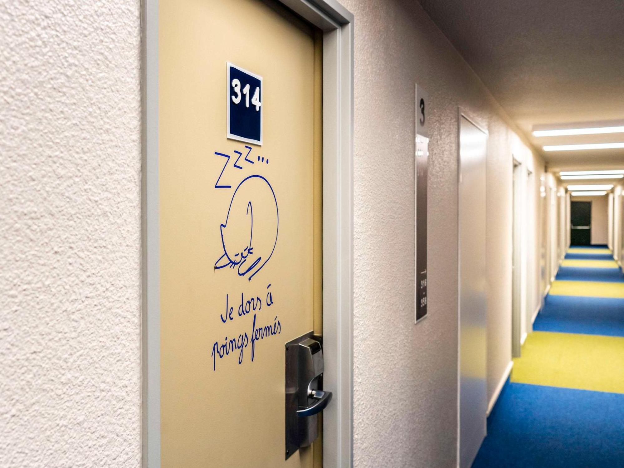 Ibis Budget Paris Porte De Bercy Hotell Charenton-le-Pont Eksteriør bilde