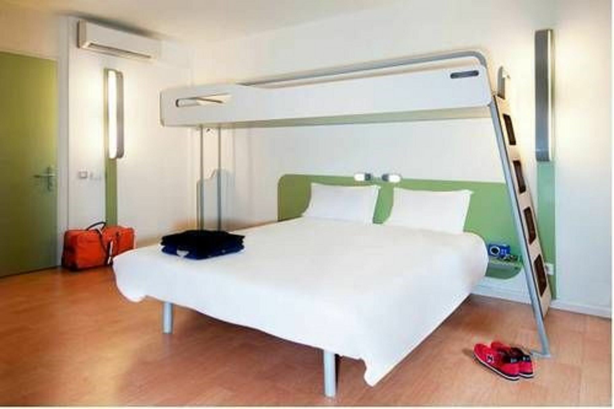 Ibis Budget Paris Porte De Bercy Hotell Charenton-le-Pont Eksteriør bilde